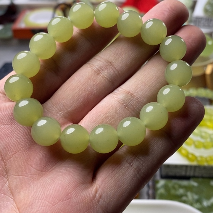 未镶嵌蛇纹石玉颈饰