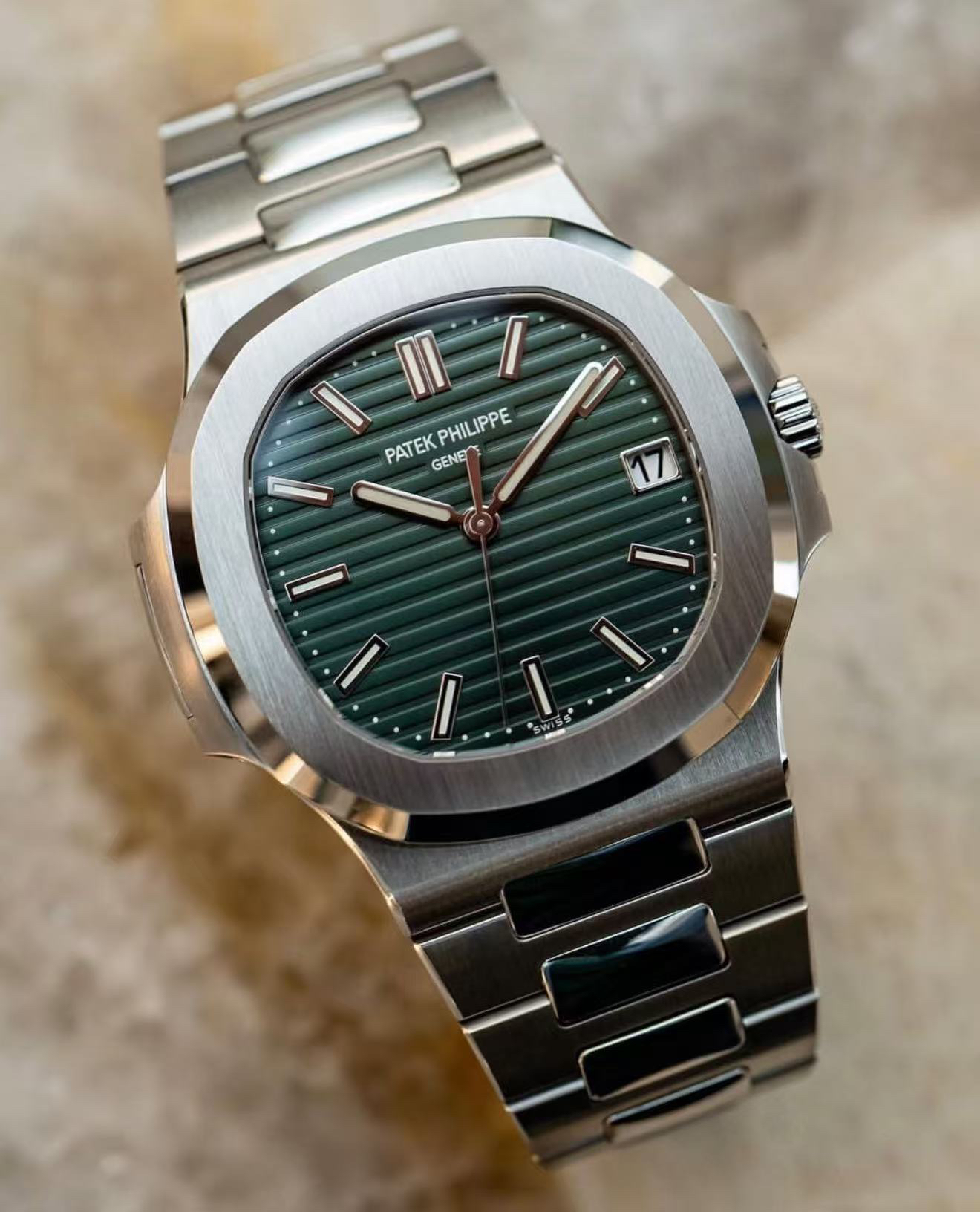 全新未使用 Patek Philippe/百达翡丽 5711a绿钢 21年全新