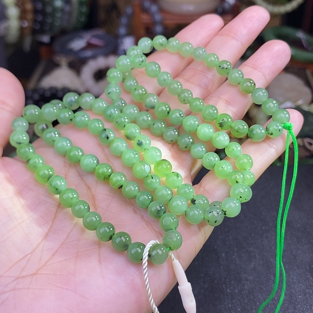 和田玉未镶嵌碧玉乌兰海清货价珠串约6MM