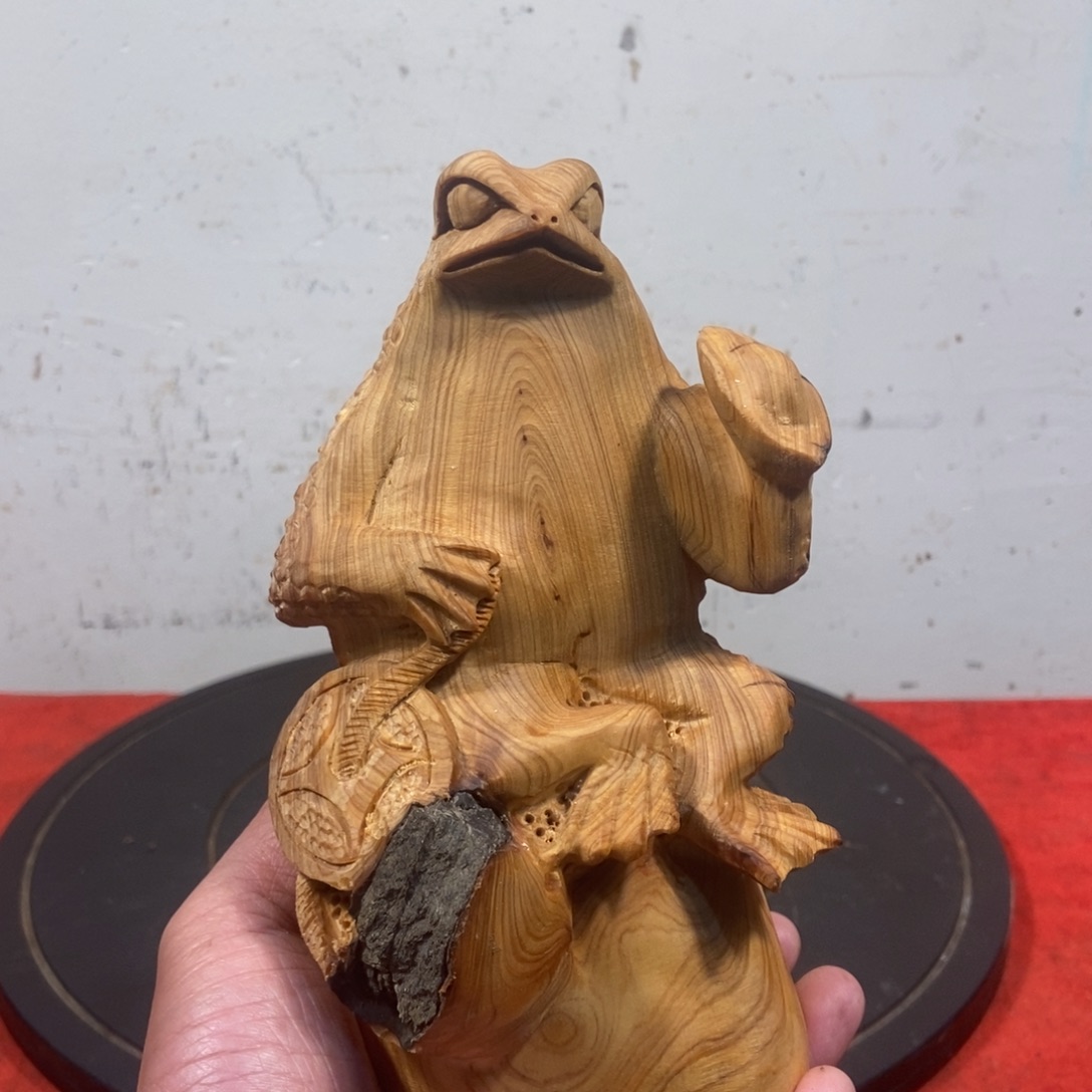 柏木（崖柏）呱呱来财（天然抱石