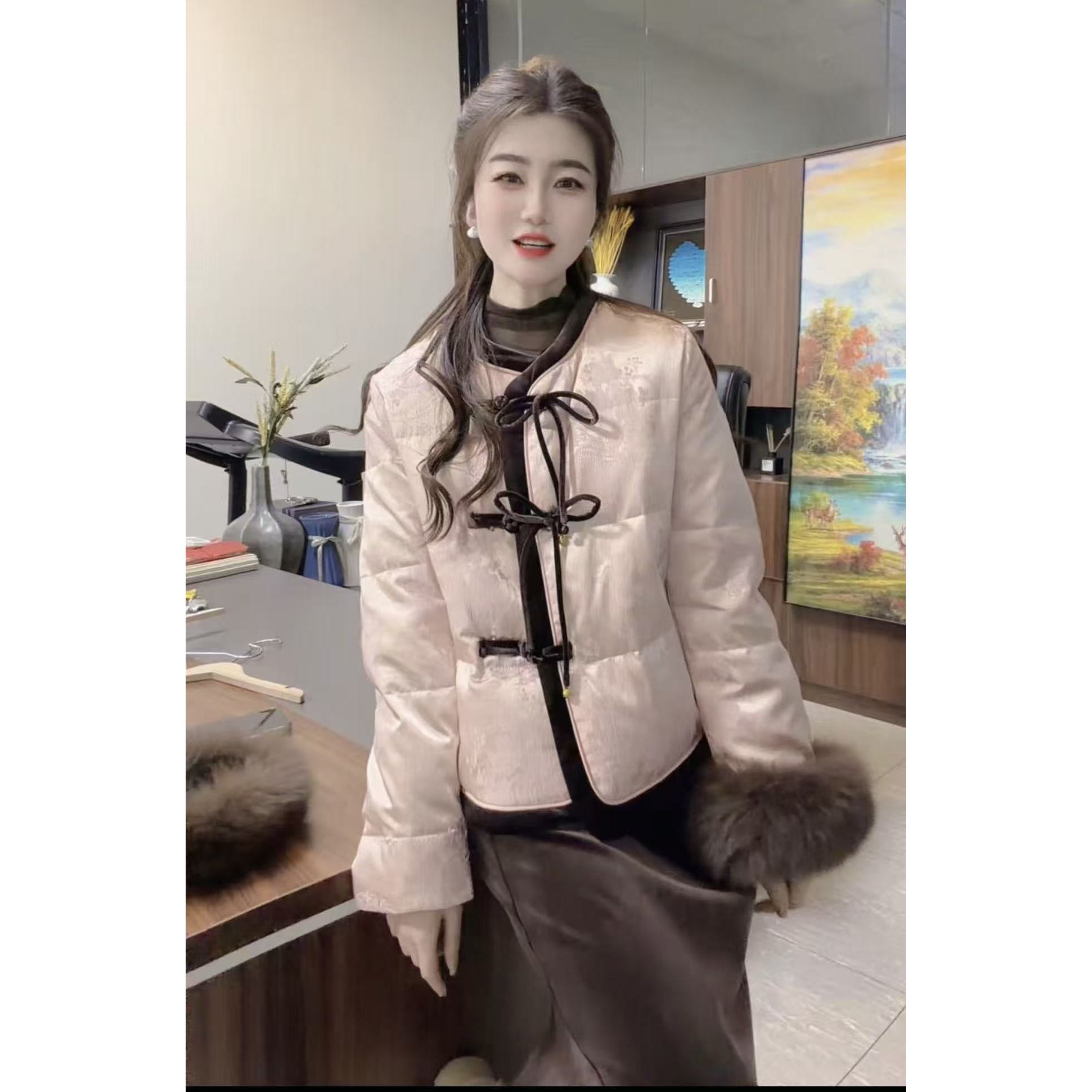 『珠光花朵T』设计显瘦百搭时尚羽绒服92208