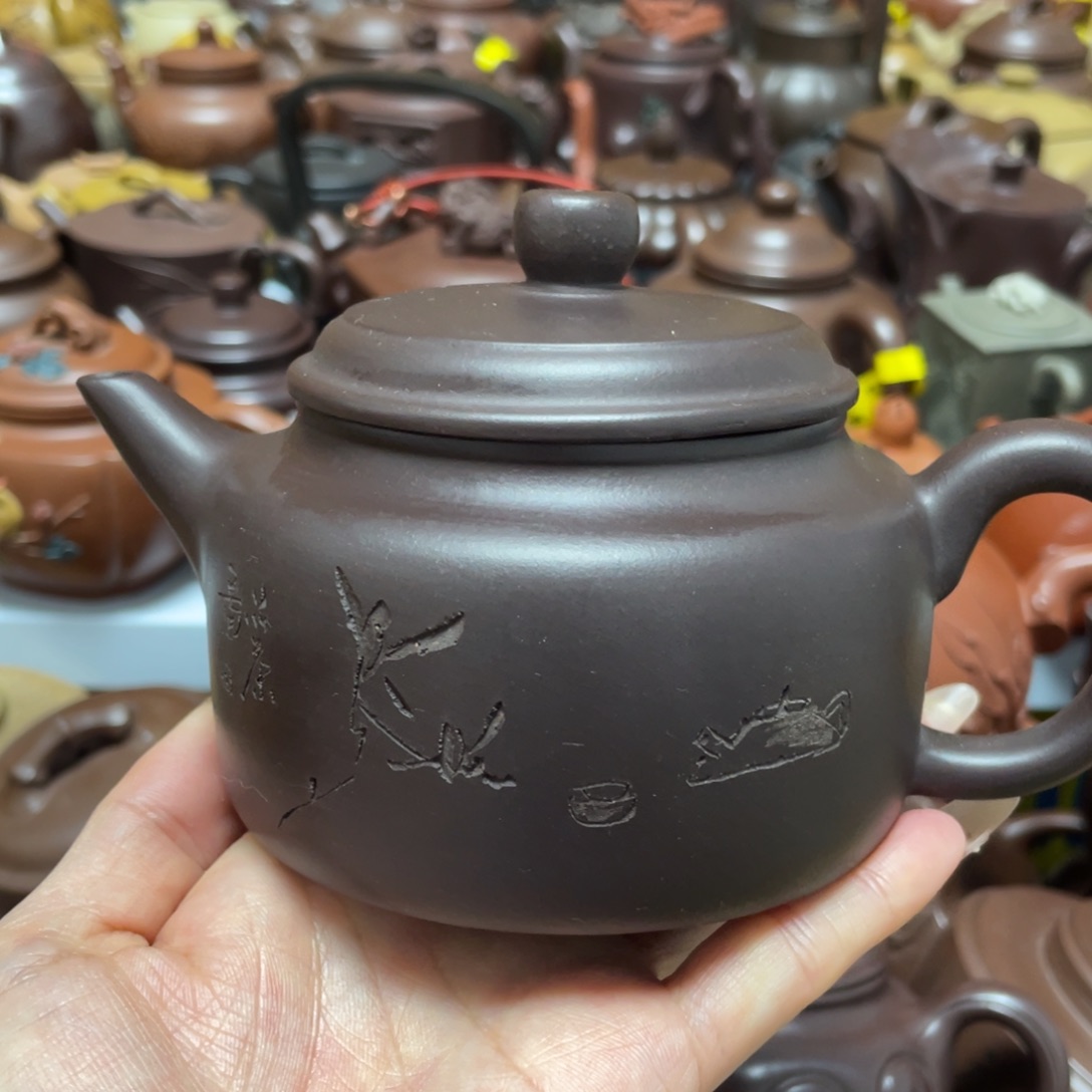 底槽青茶壶紫砂艺术作品