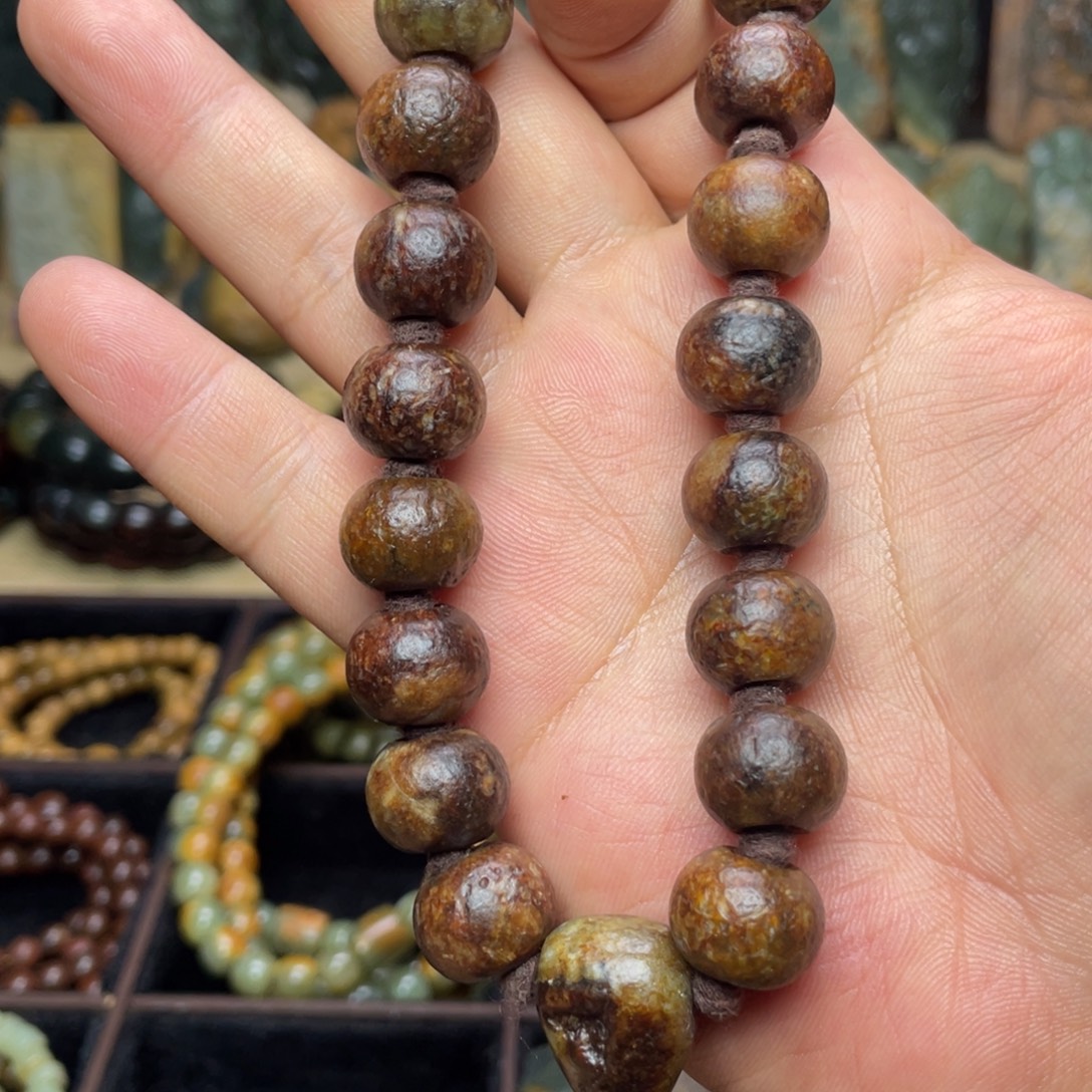 岫岩河磨玉（透闪石质玉）未镶嵌颈饰15×12