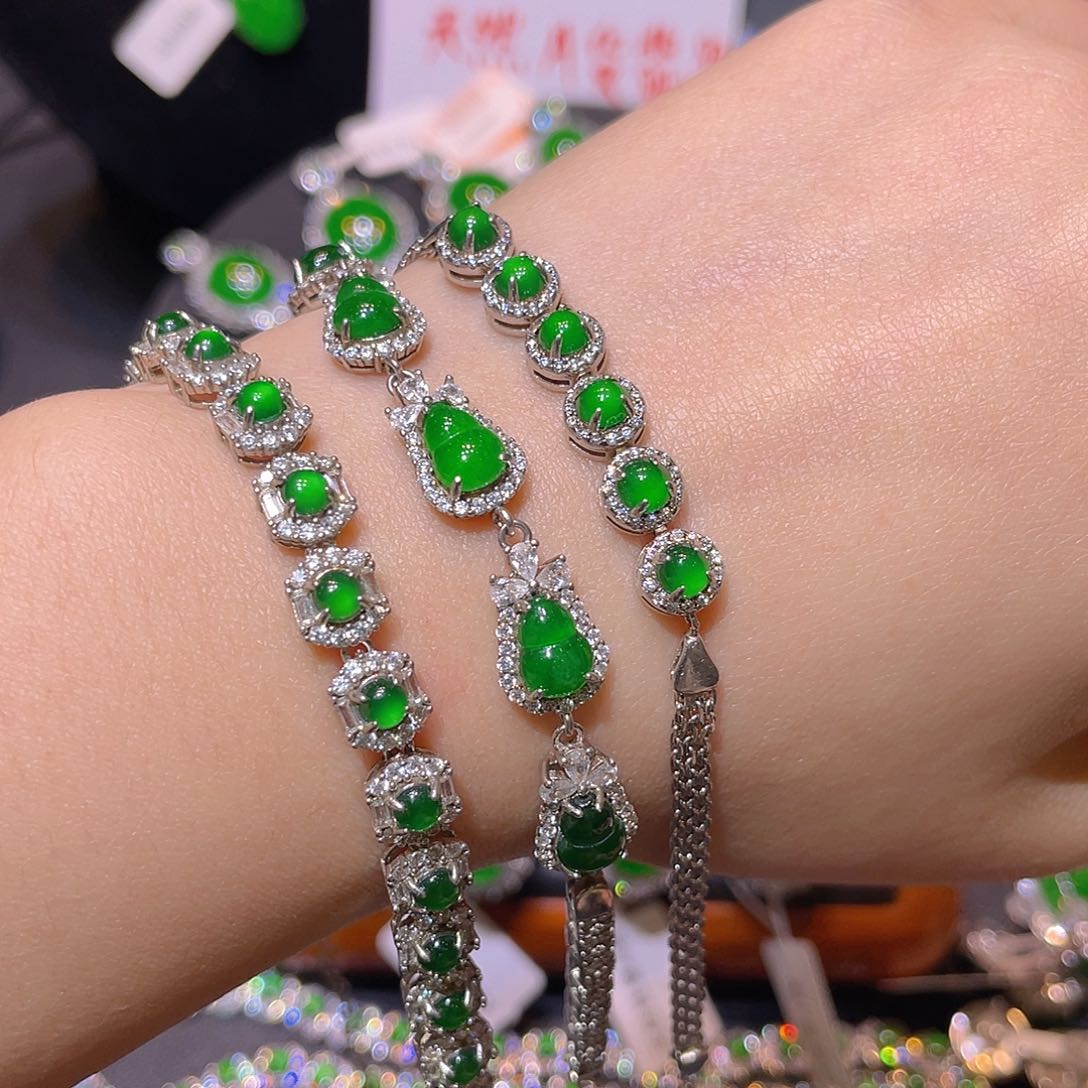 吊坠(不含链)未镶嵌翡翠西*