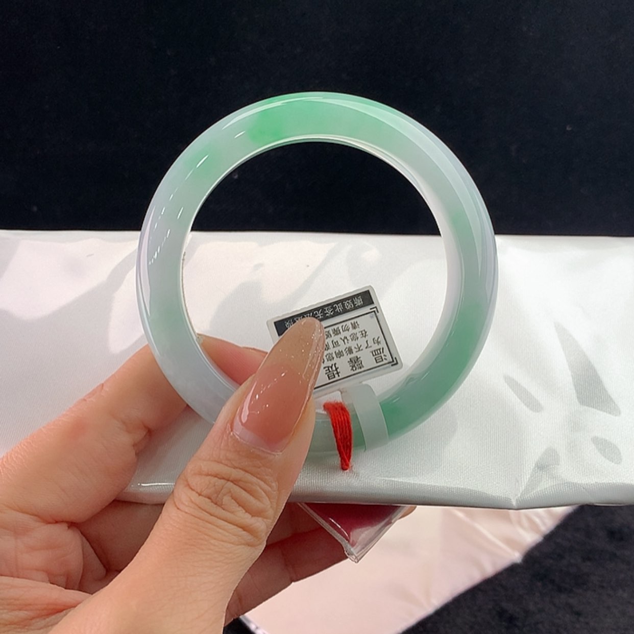 【闪购商品】未镶嵌手镯翡翠正57