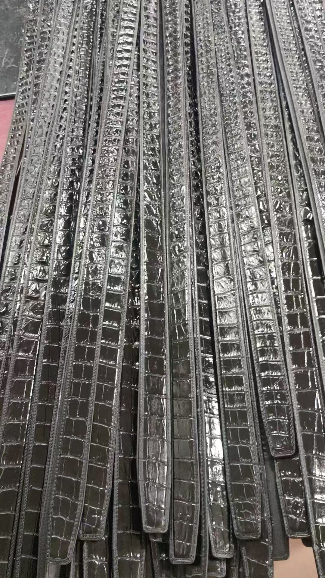 泰国暹罗鳄骨皮/肚皮板扣百搭男士腰带