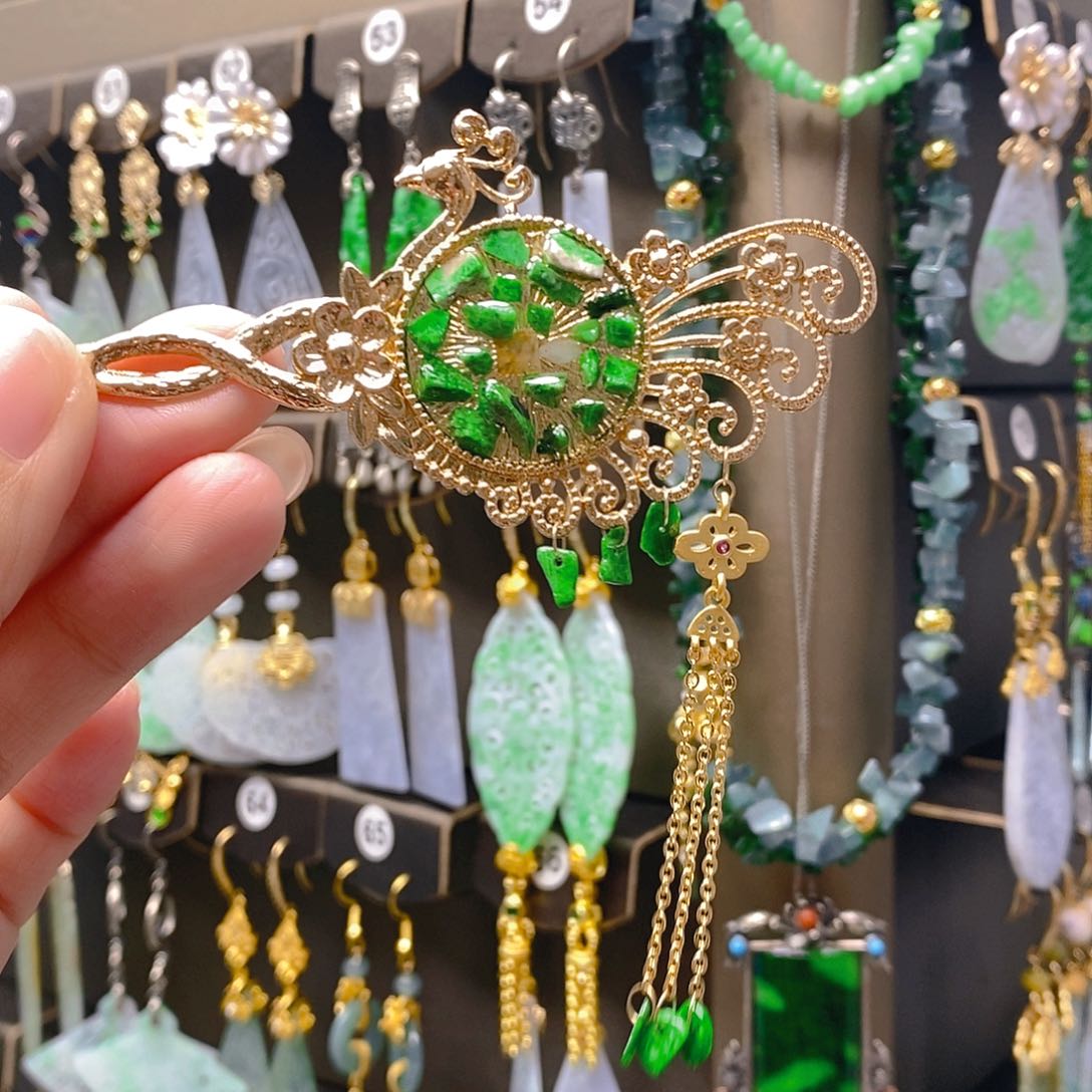 未镶嵌翡翠耳饰翡翠