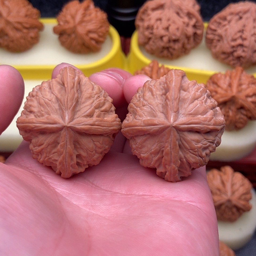 文玩核桃把件金锭元宝四棱40