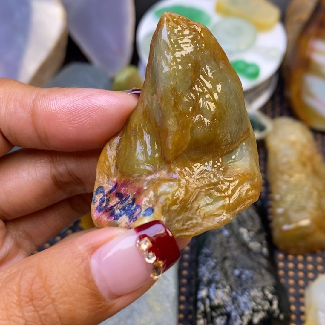 翡翠颈饰未镶嵌翡翠