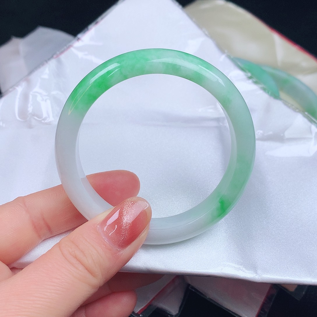 翡翠手镯未镶嵌8465zxccvb