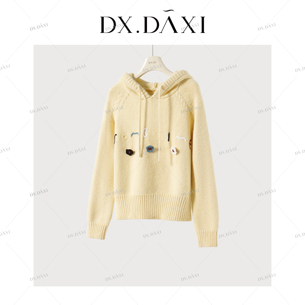 代大喜【冬日暖意】字母绣花连帽针织衫女2025秋冬新款时尚百搭毛衣