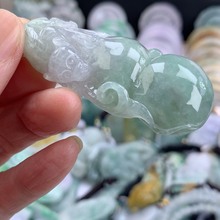 翡翠颈饰未镶嵌吊坠