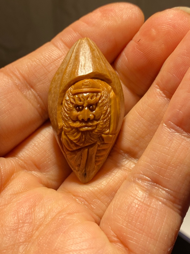 福利苏工核雕纯手工雕刻，个性创作,石窟钟馗，立体感十足表情丰富