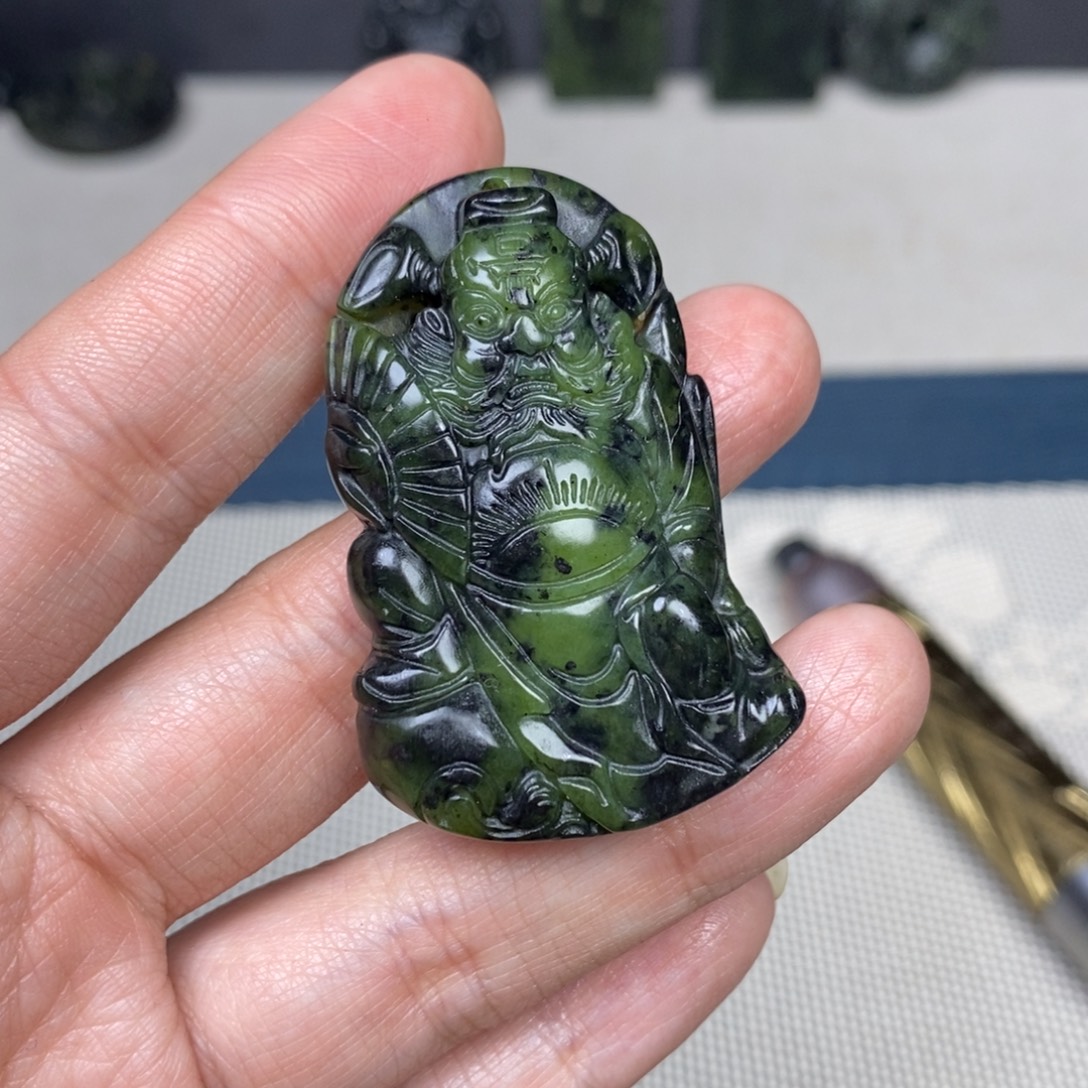 蛇纹石玉未镶嵌颈饰精品钟馗