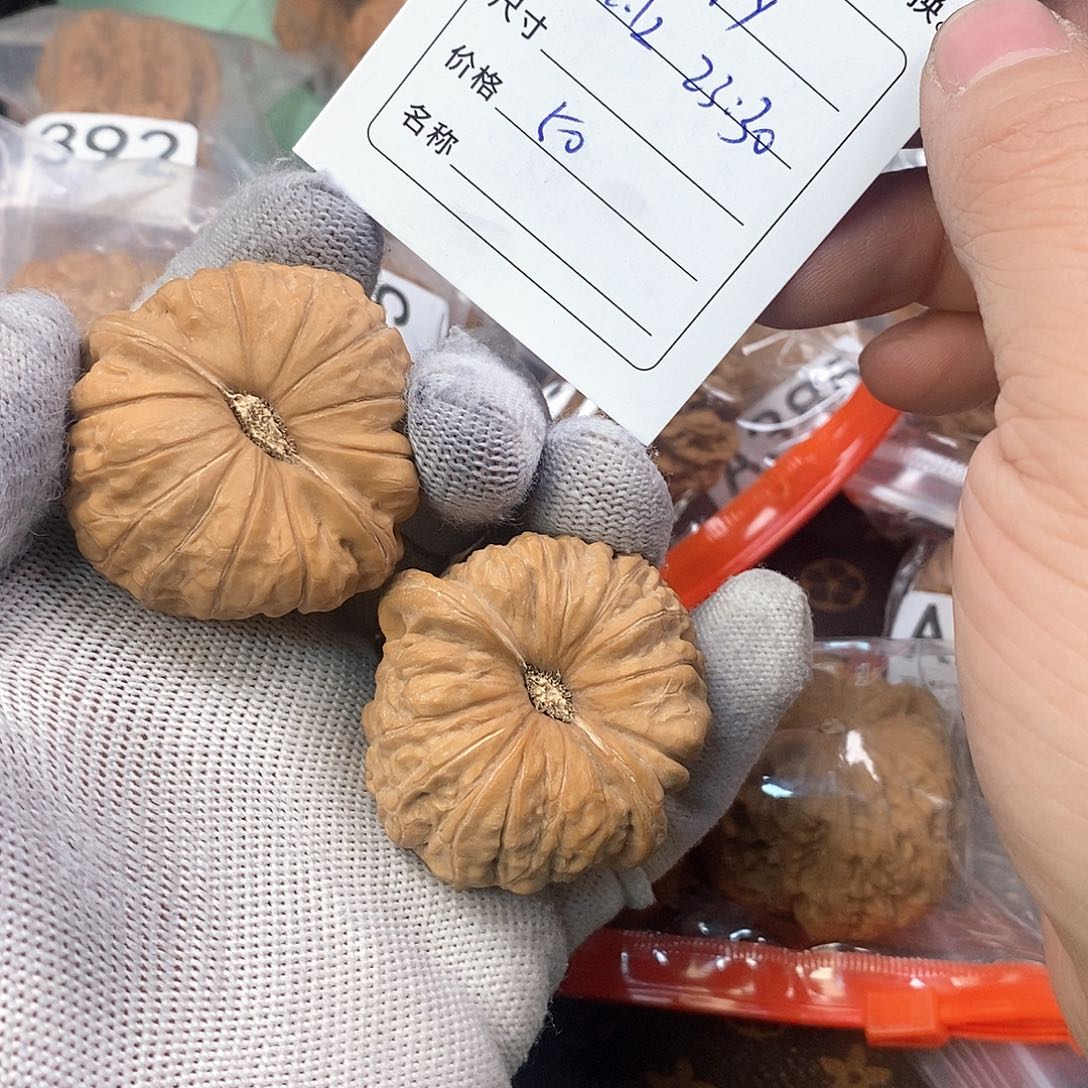 桃核把件c***y南瓜。