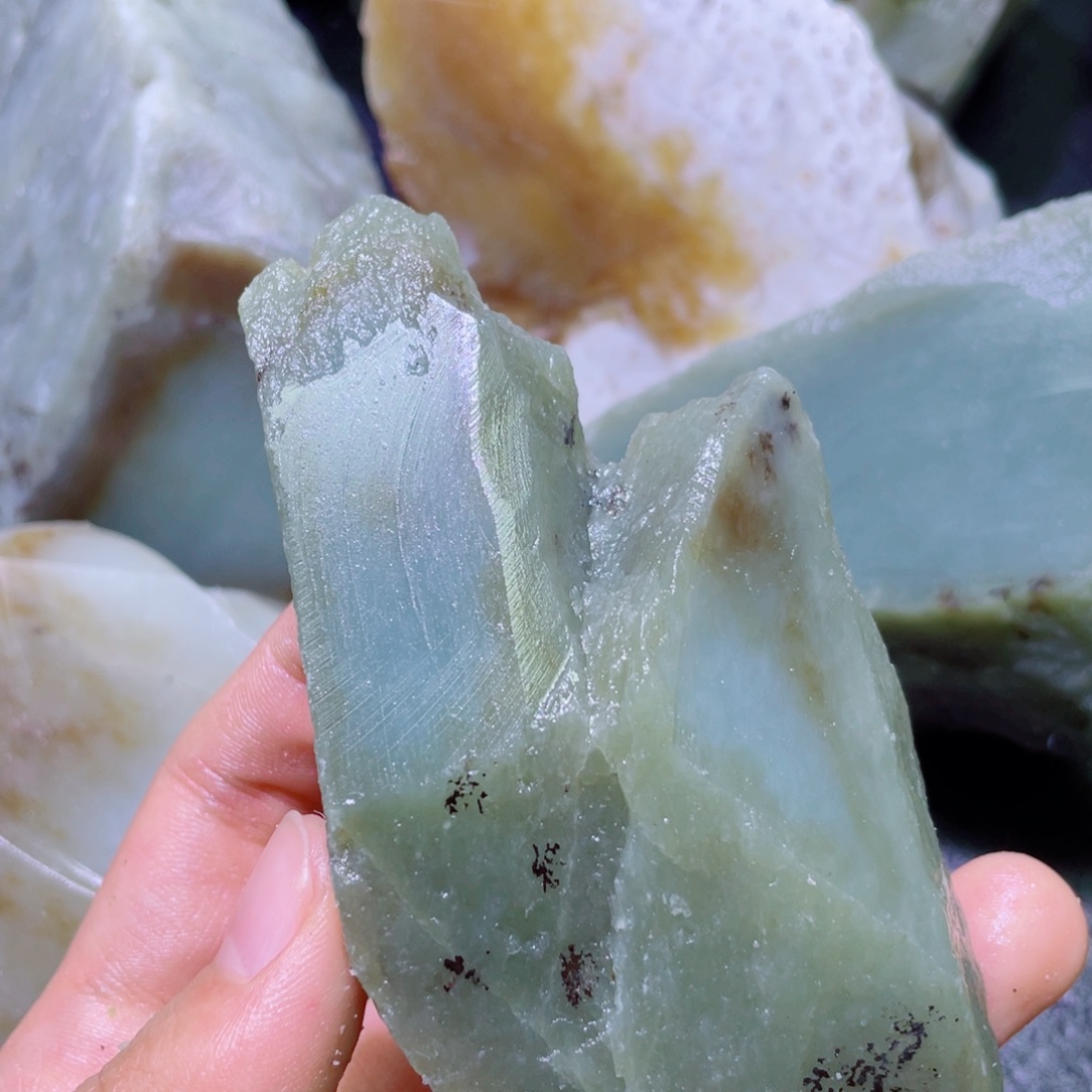 和田玉未镶嵌珠宝半成品