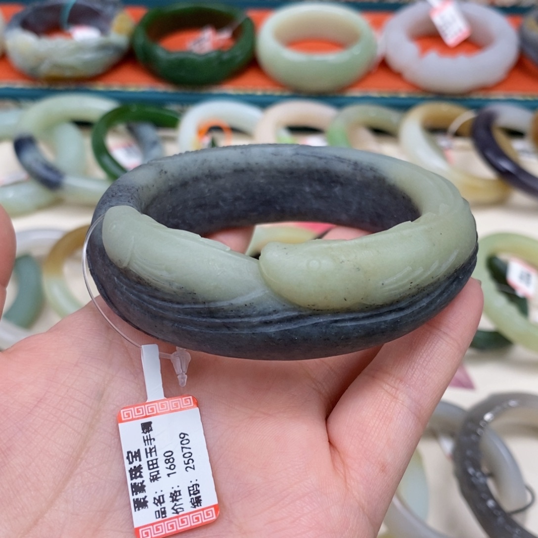 壞***嬣和田玉手镯未镶嵌59.7定制