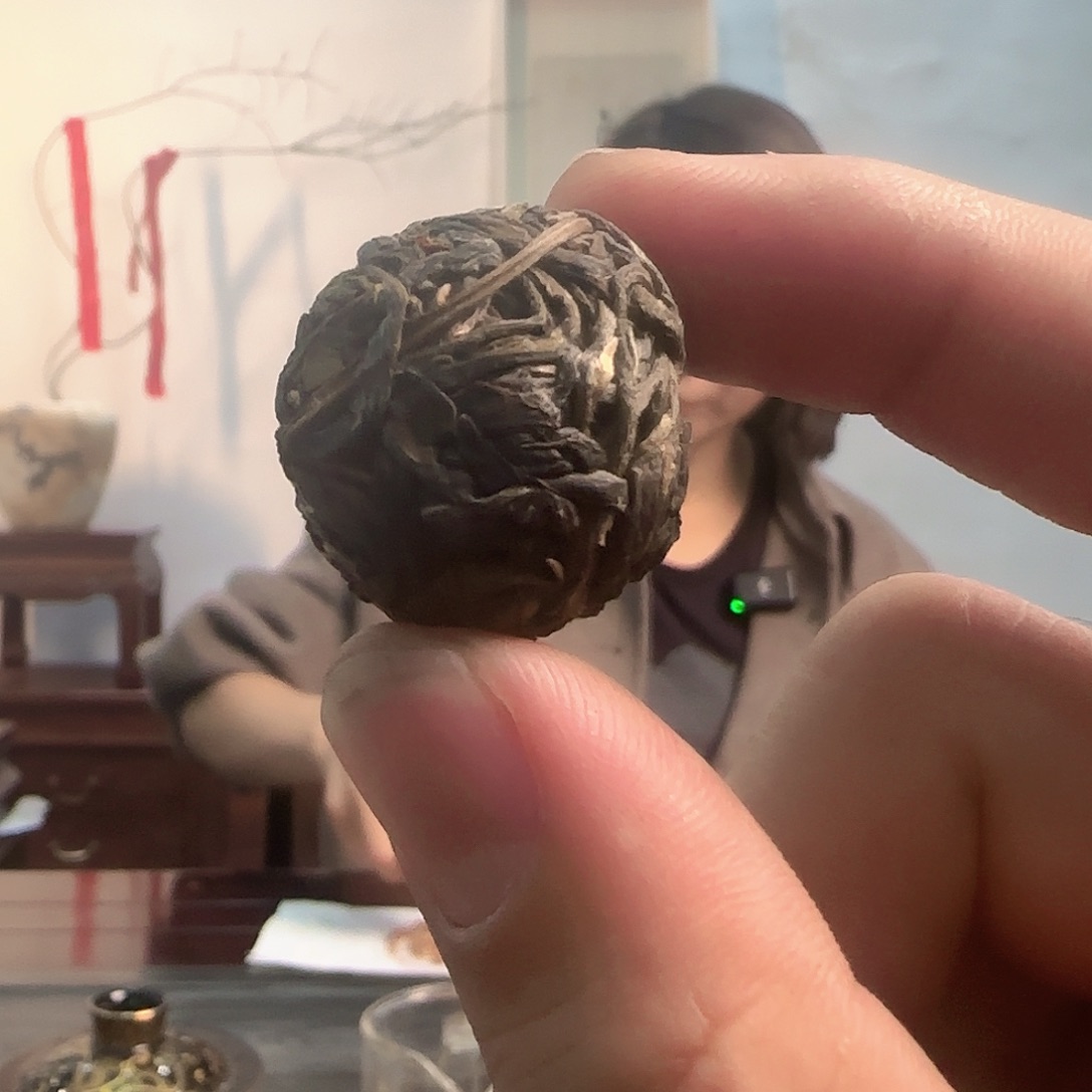 廖氏普洱（-冰岛老寨黑金龙珠-100g-生茶）