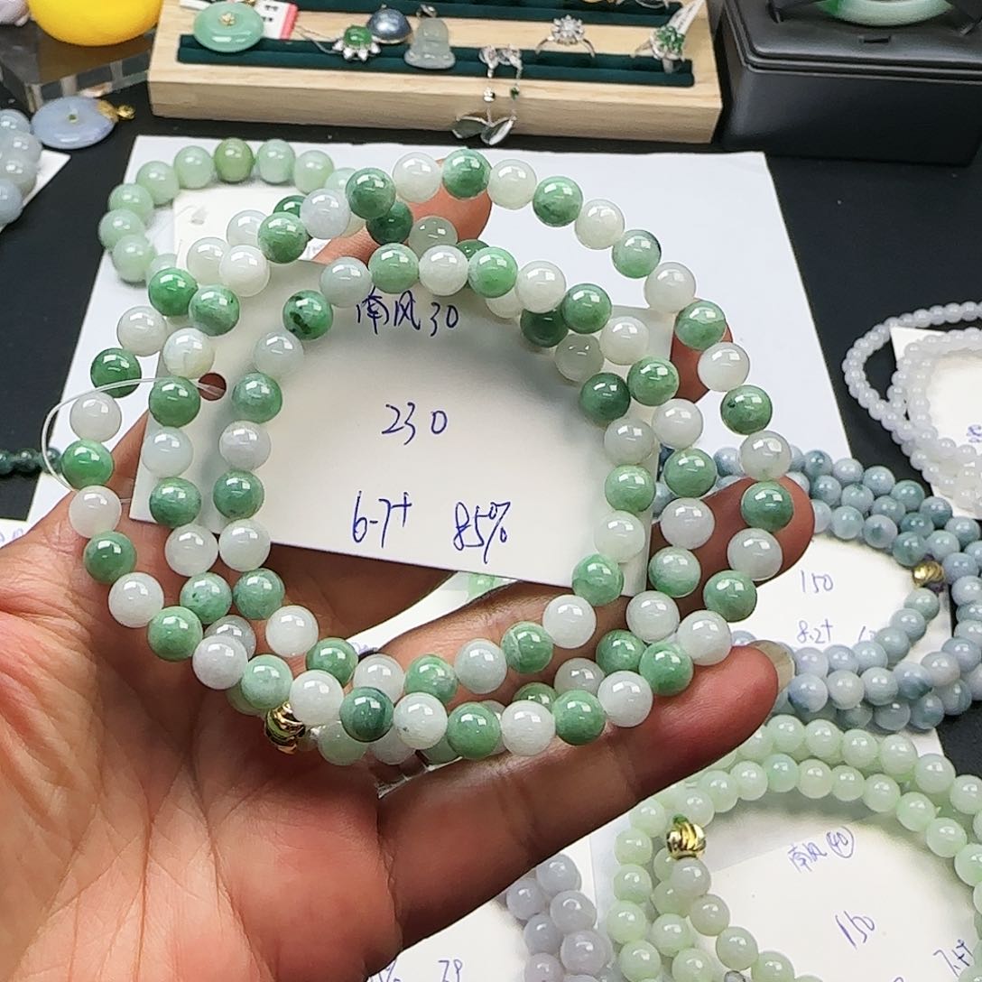 翡翠手串未镶嵌天然翡翠Ａ一百元以下无证书