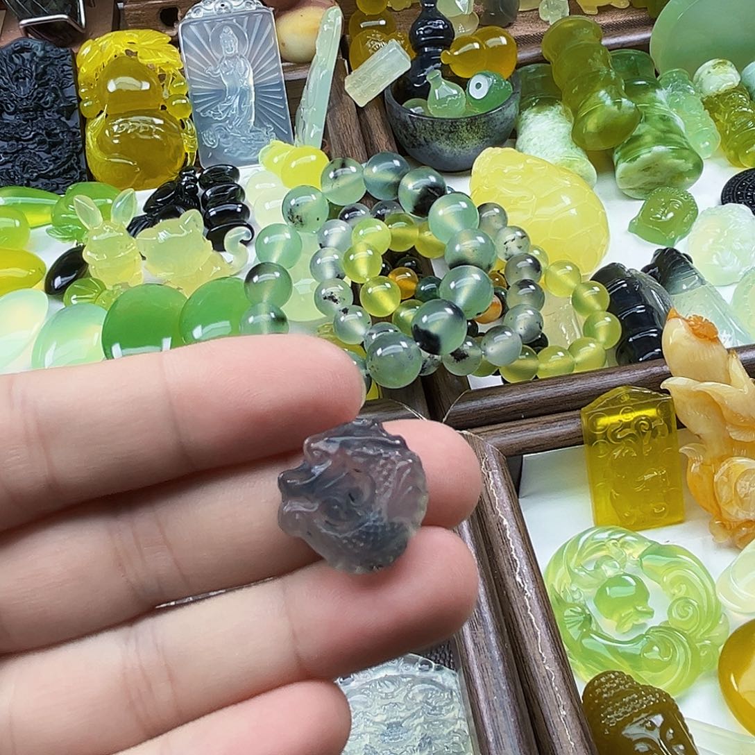 岫玉未镶嵌吊坠(不含链)