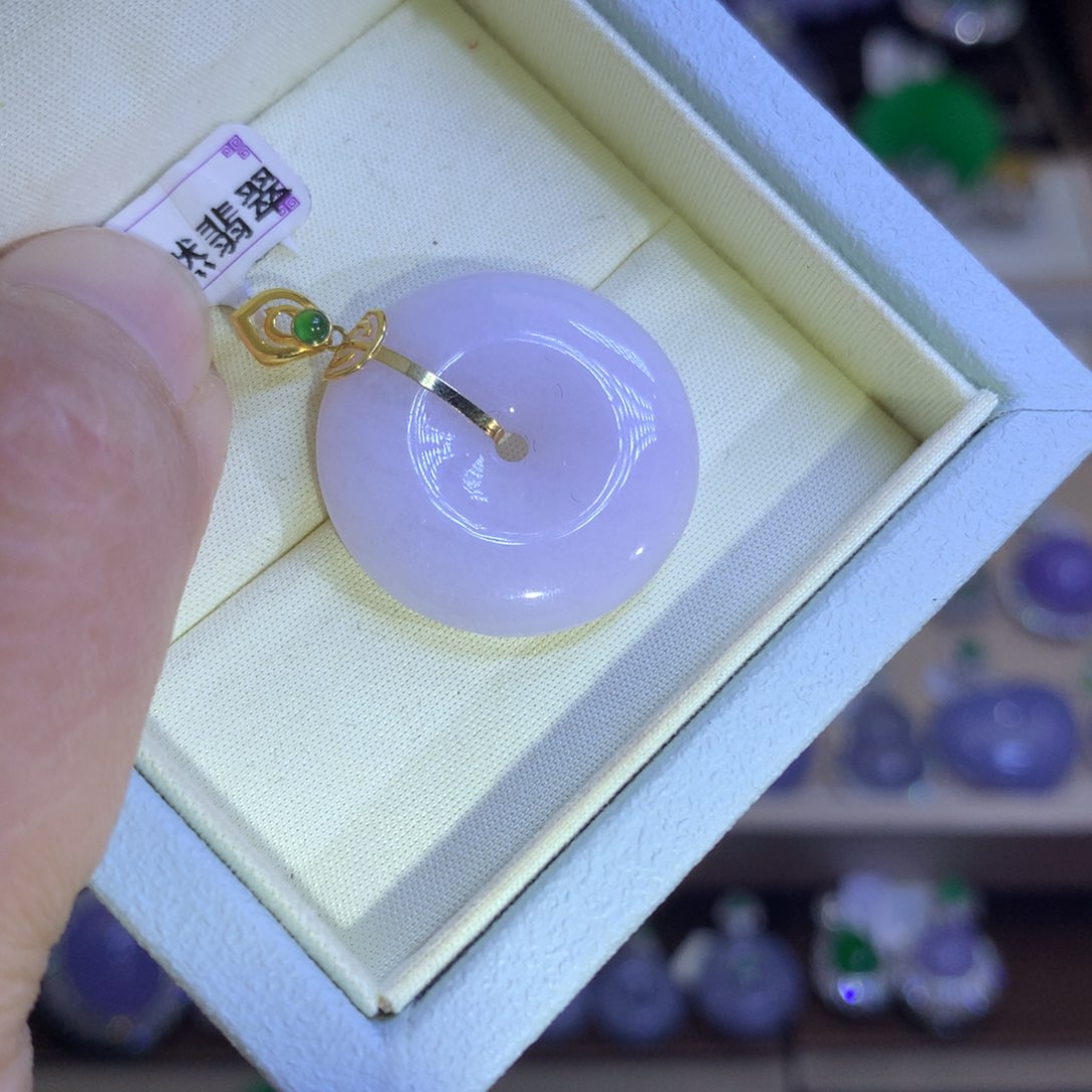 翡翠颈饰18K金镶嵌翡翠