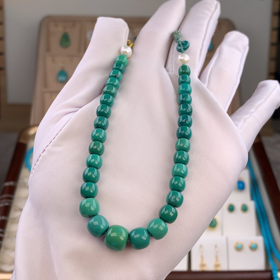 绿松石未镶嵌颈饰