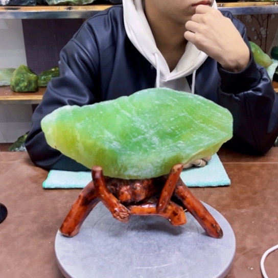 未镶嵌蛇纹石玉原石老*哥