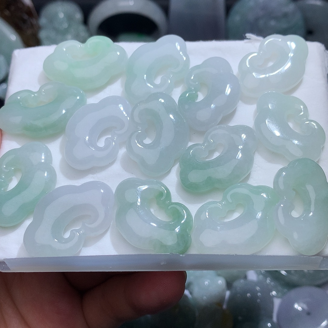 翡翠未镶嵌颈饰多样性发1个