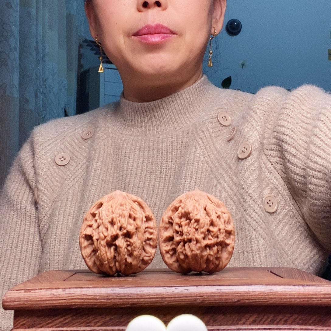 豆***头文玩核桃吊坠虎头