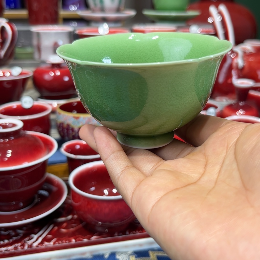 景德镇陶瓷浅行窑翡翠绿花朵杯