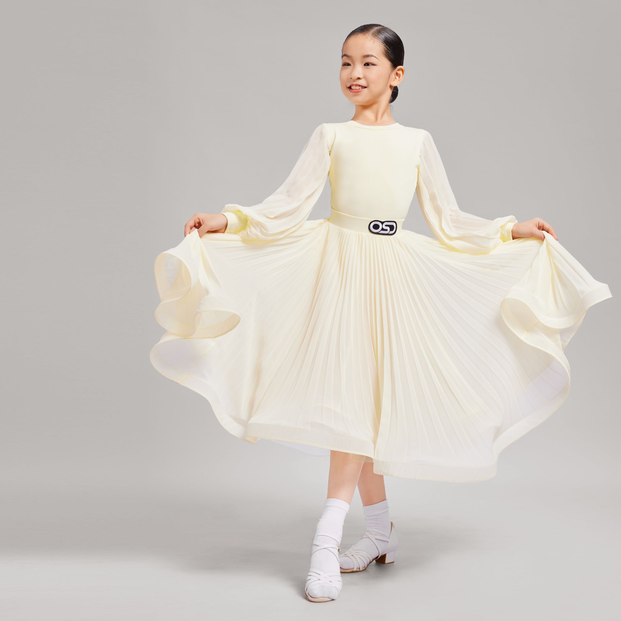 OSD2025儿童长款气质压褶灯笼袖摩登拉丁舞服规定服国标舞服4010