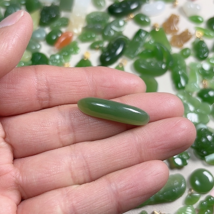 和田玉（碧玉）未镶嵌颈饰