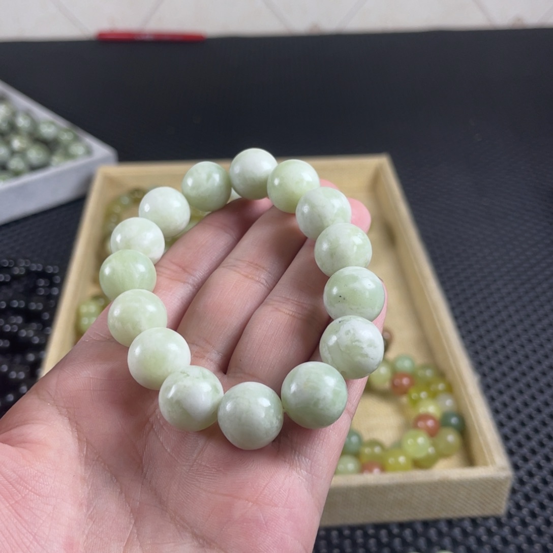 蛇纹石玉未镶嵌手链