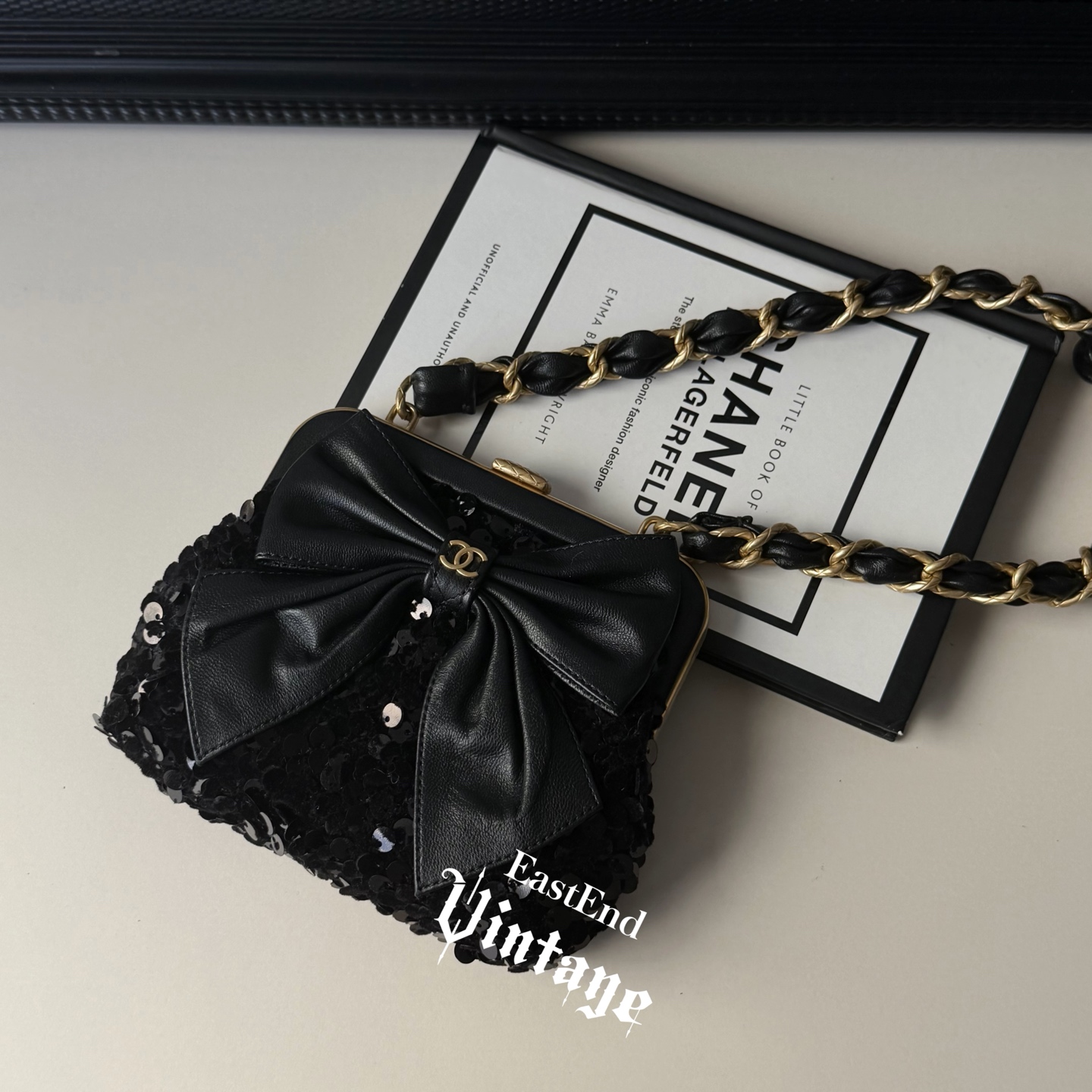 95新 Chanel/香奈儿 東区-黑色毛呢蝴蝶结蛙口包/69651