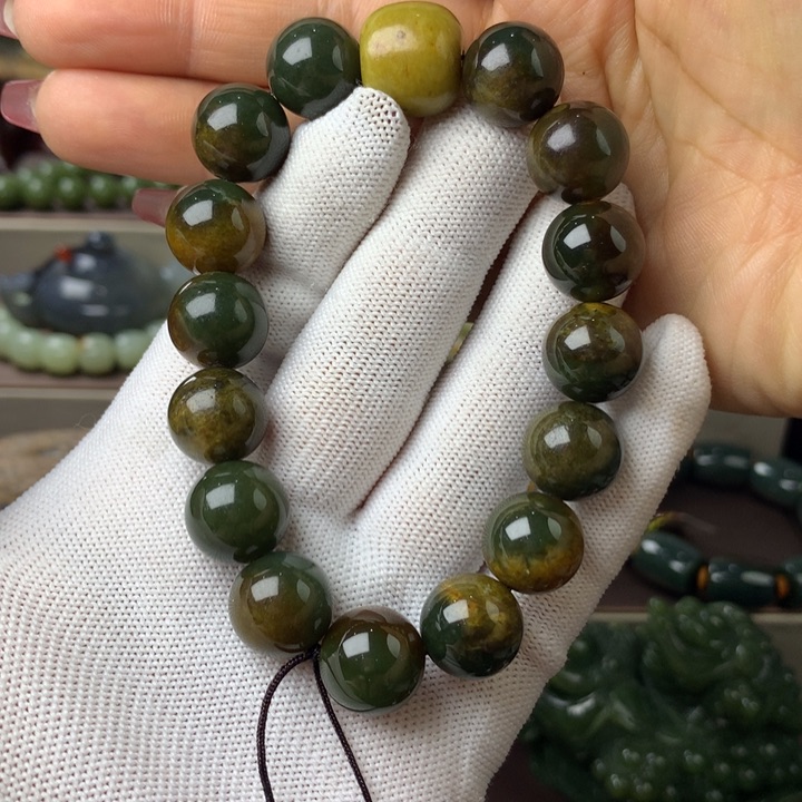 岫岩河磨玉（透闪石质玉）手链未镶嵌用****4
