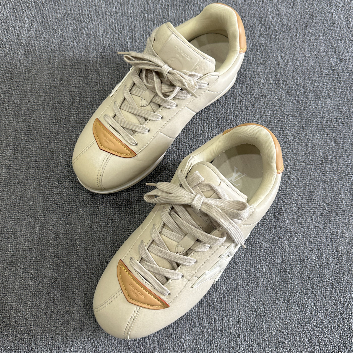 99新 LouisVuitton/路易威登 25款米色面包鞋 42 