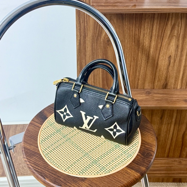 95新 LouisVuitton/路易威登 CC/路易威登 单肩包