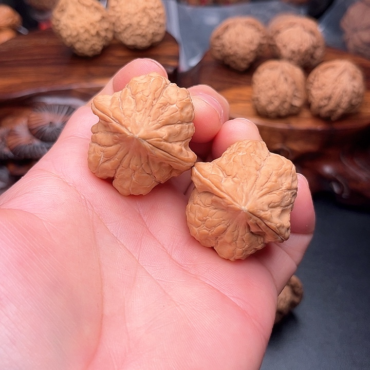 桃核把件核桃龟甲纹