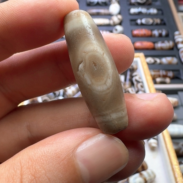聪***菌未镶嵌玛瑙/玉髓珠宝半成品