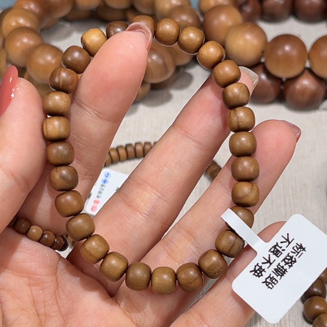 檀香木手串/手链有黑油线0.6✖️0.7单圈