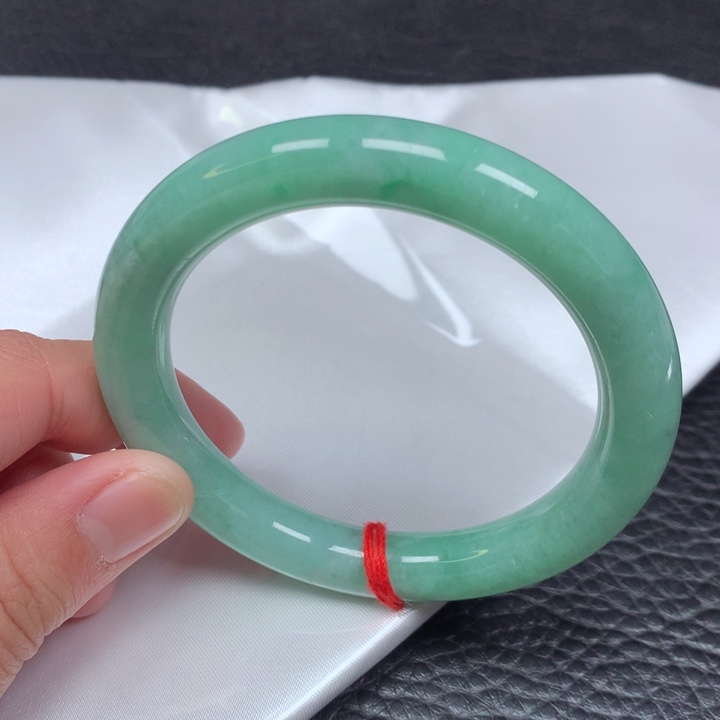 翡翠手镯（圆镯）未镶嵌