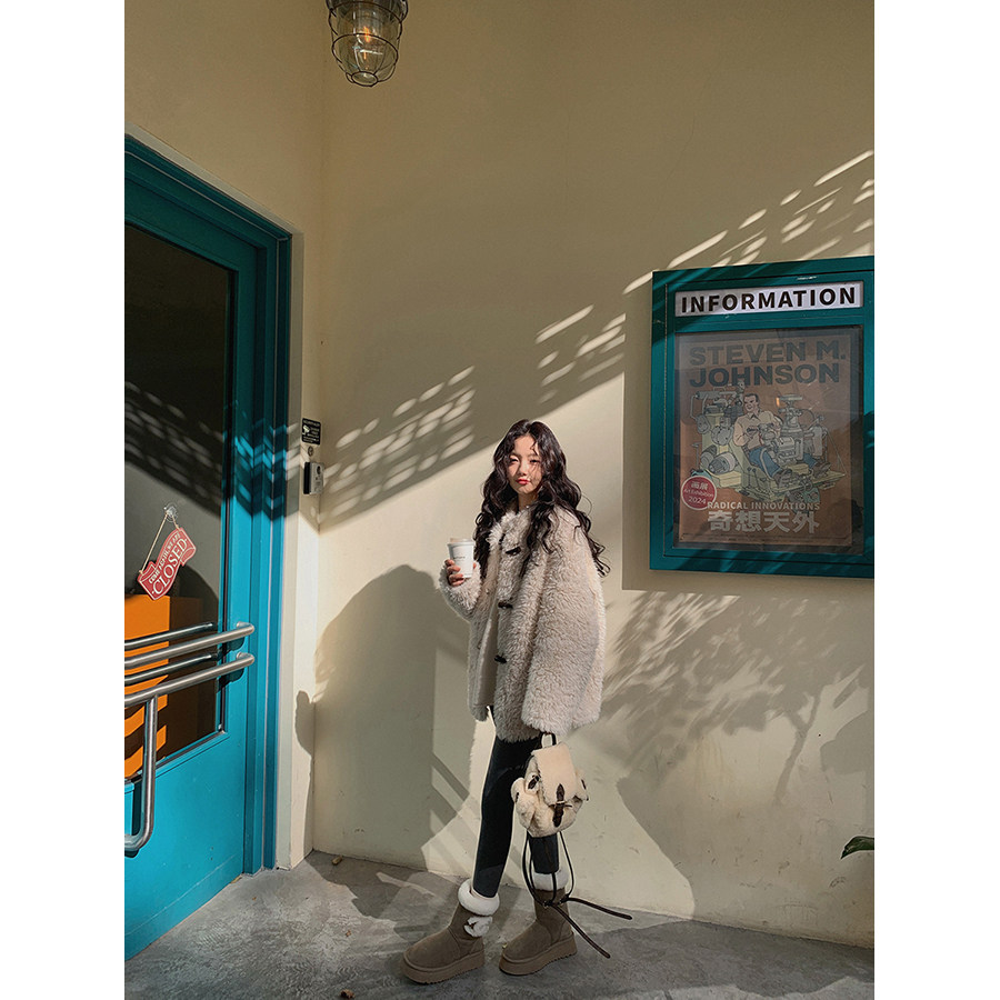 张贝贝 圈圈羊羔绒 定制牛角扣 小泰迪环保毛外套