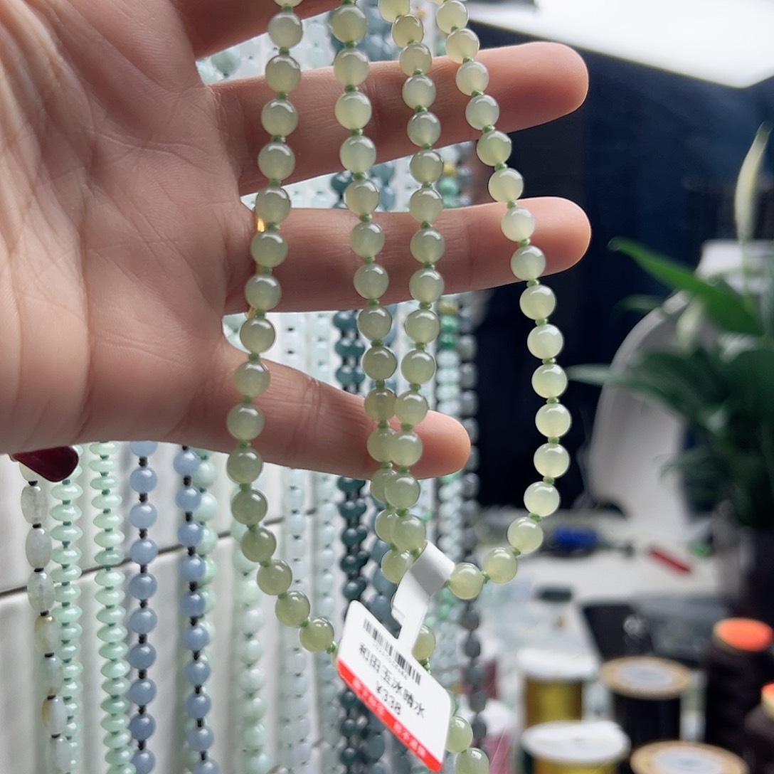 和田玉颈饰未镶嵌我***宝