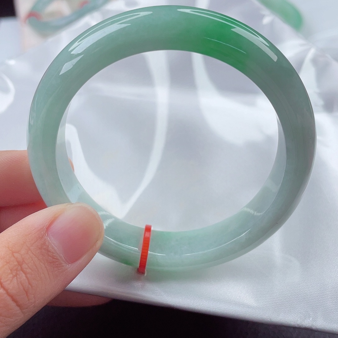 翡翠手镯未镶嵌53.2圈