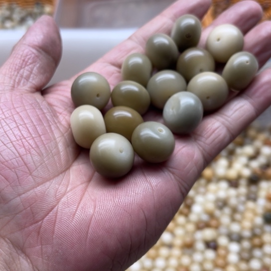 吊坠白玉菩提瑕疵18青提算盘15颗