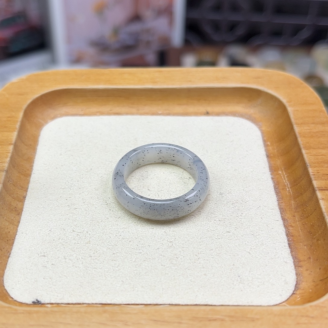 和田玉未镶嵌戒圈