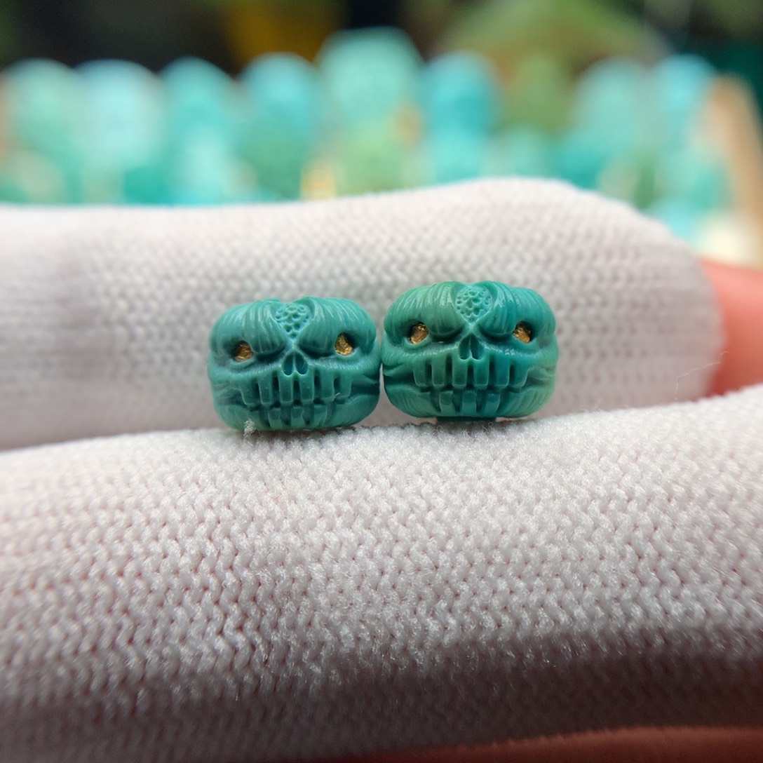 绿松石配饰未镶嵌