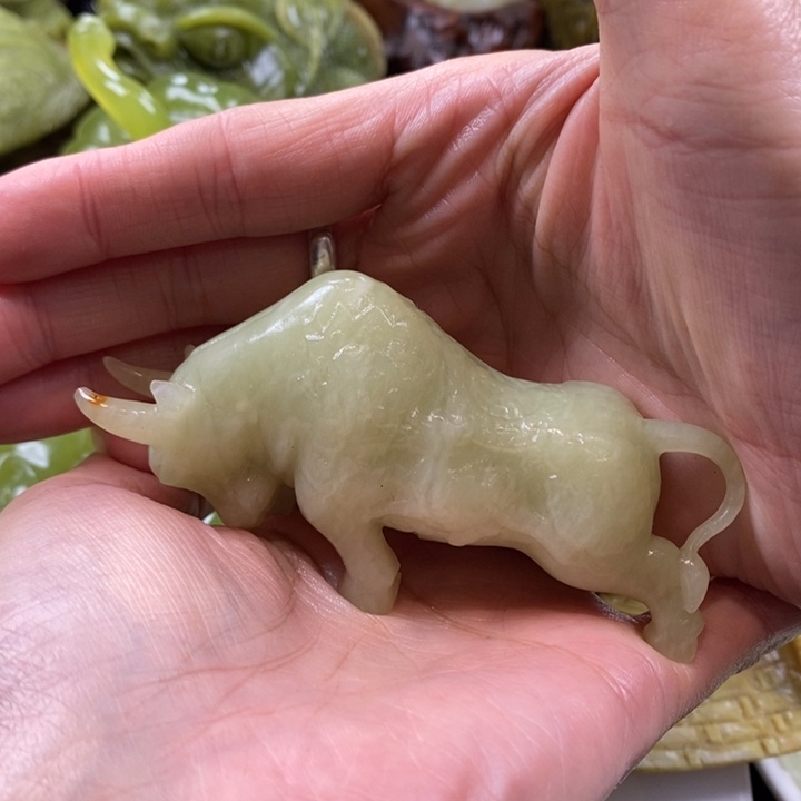蛇纹石玉手把未镶嵌熊*至
