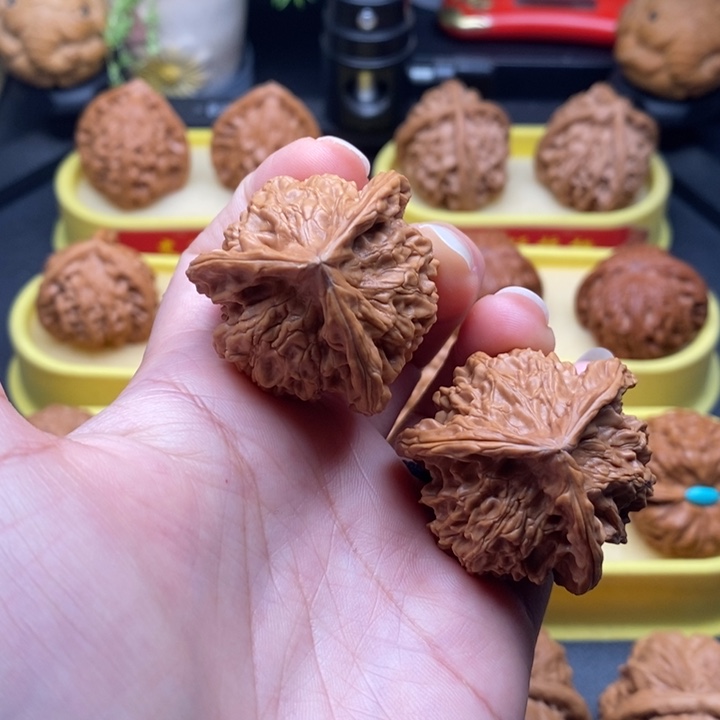 【闪购商品】文玩核桃吊坠乄**乄三棱