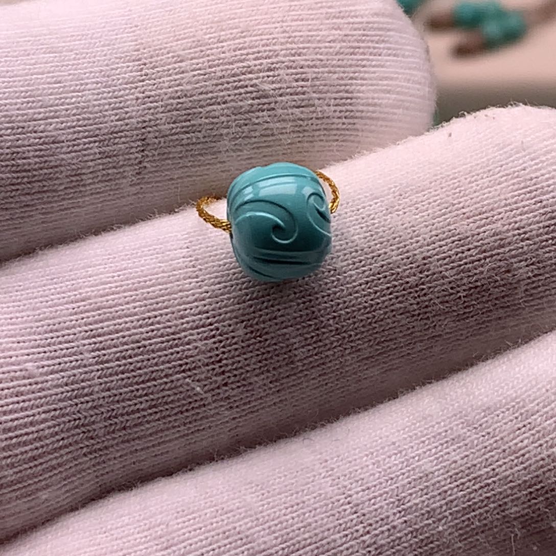 绿松石未镶嵌颈饰